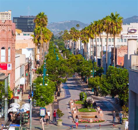 Downtown Santa Monica .